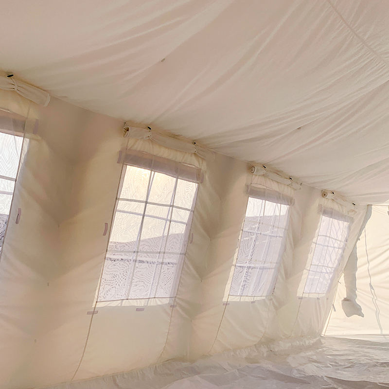 UNICEF-ov standardni višenamjenski protivpožarni Huggy šator od 42 m²