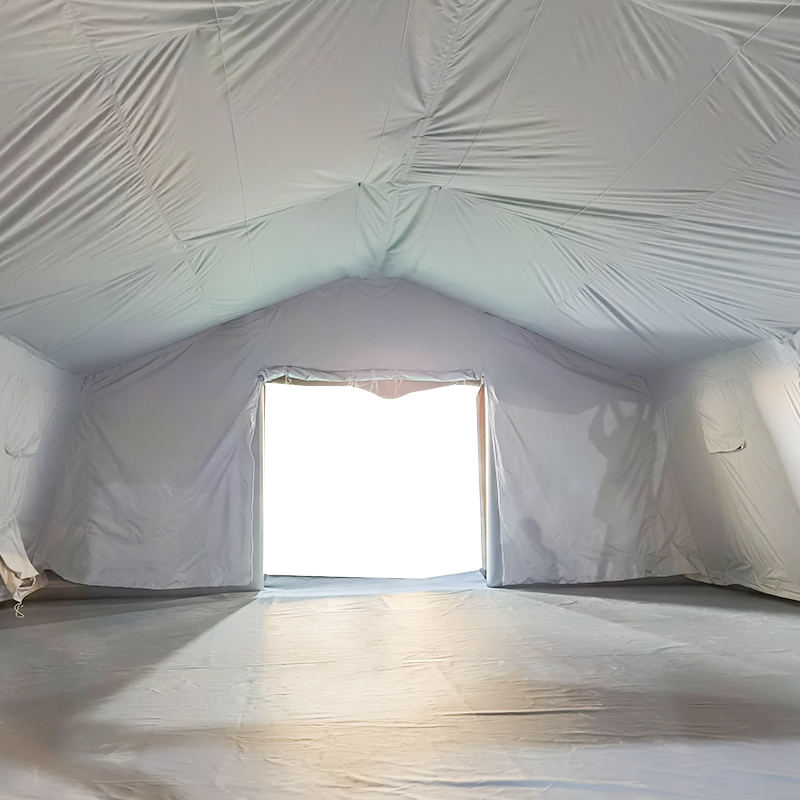 Višenamjenski šator na napuhavanje od 42 m² brzog postavljanja