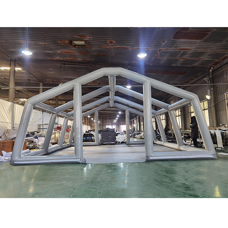 Višenamjenski šator na napuhavanje od 42 m² brzog postavljanja